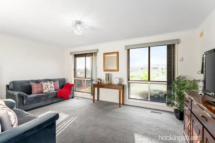 15 Blackwood Drive, Melton South VIC 3338