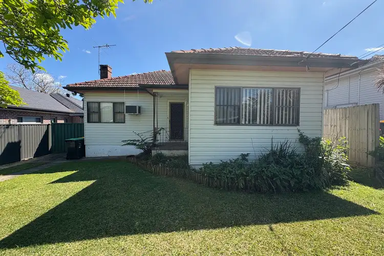 9 Griffiths Street