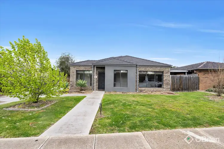 1/62 James Cook Drive, Melton West VIC 3337