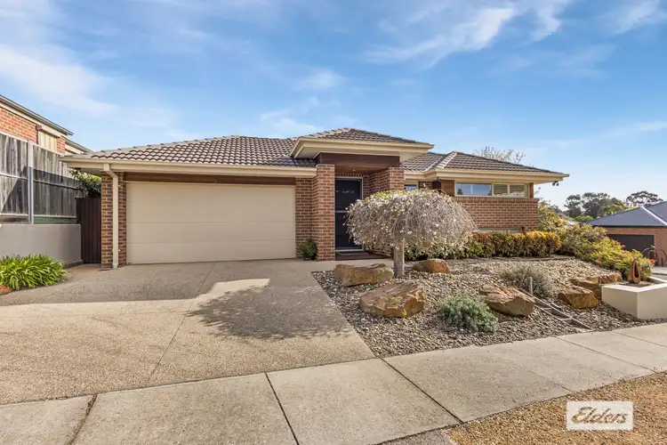 8 Harley Terrace, Strathdale VIC 3550