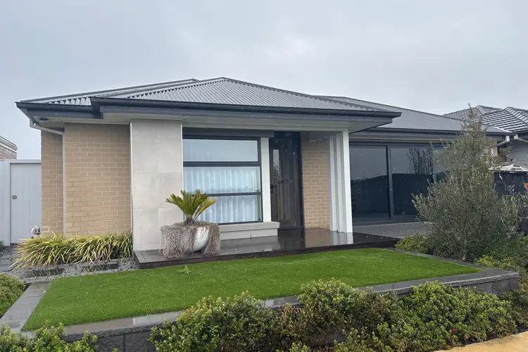 15 Barwon Avenue, Winter Valley VIC 3358