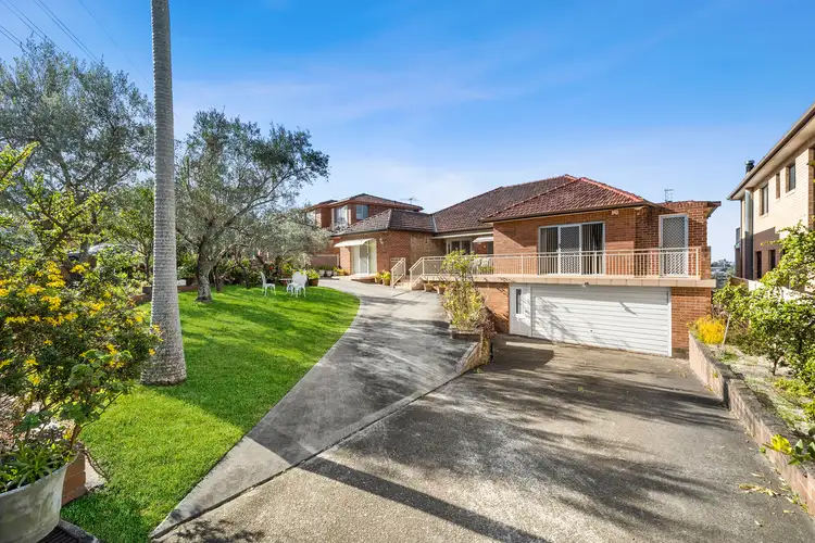 41 Pine Avenue, Narraweena NSW 2099