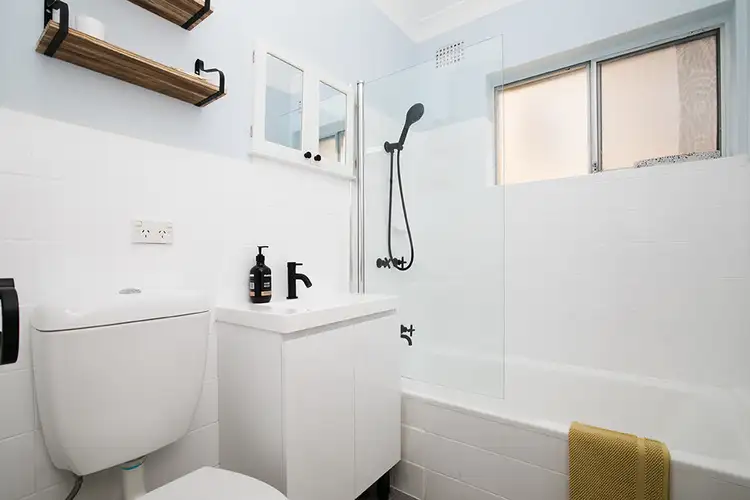 Sixth view of Homely apartment listing, 4/6 Holborn Avenue, Dee Why NSW 2099