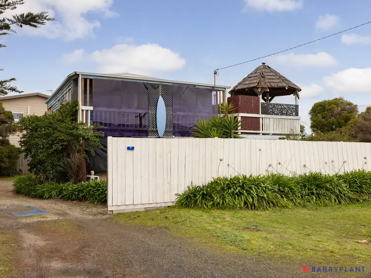 2 Seaview Crescent