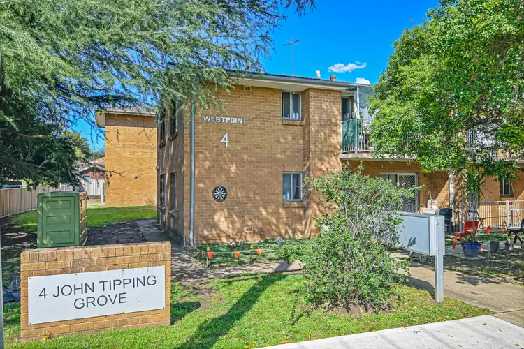 10/4 John Tipping Grove, Penrith NSW 2750
