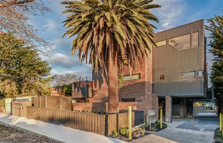 2/61 Severn Street, Box Hill North VIC 3129