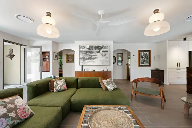 2 Commodore Court, Sunrise Beach QLD 4567