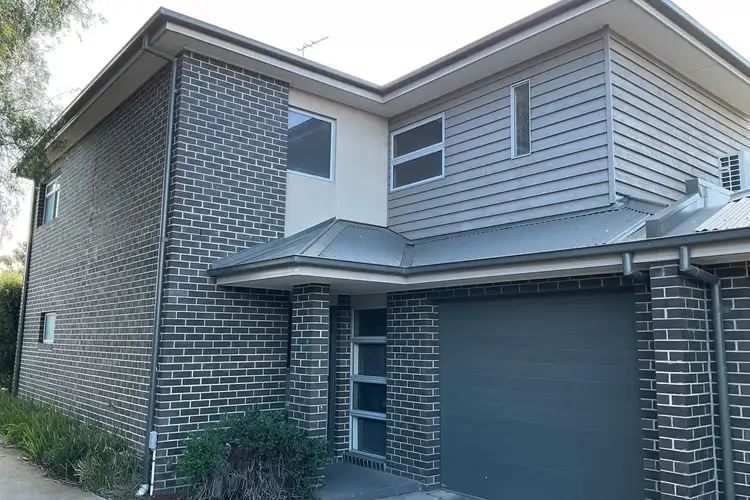 Main view of Homely townhouse listing, 2/5 Grieves Street, Newport VIC 3015