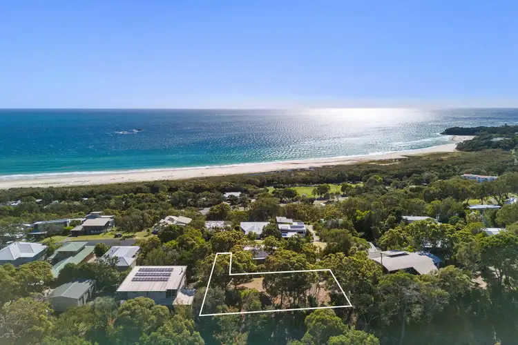 68 Tramican Street, Point Lookout QLD 4183