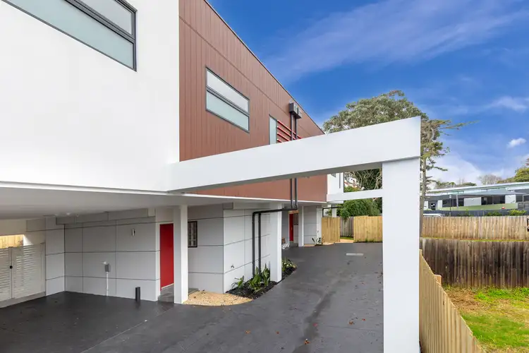 Third view of Homely townhouse listing, 2/2 Queen Street, Frankston VIC 3199