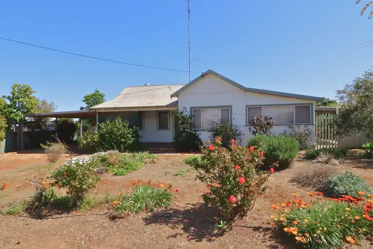 1 Johnston Street, Wongan Hills WA 6603