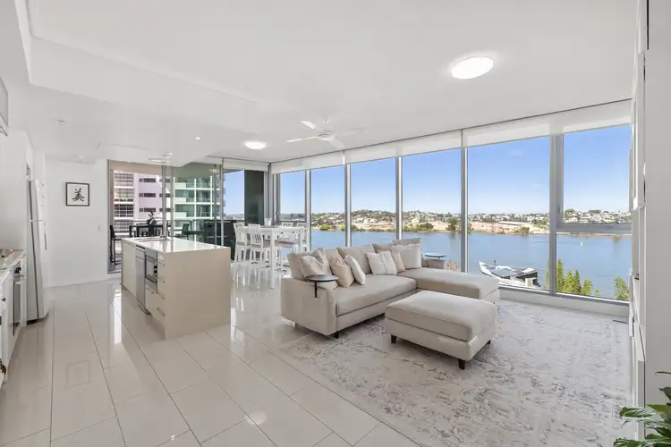 10707/8 Harbour Road, Hamilton QLD 4007