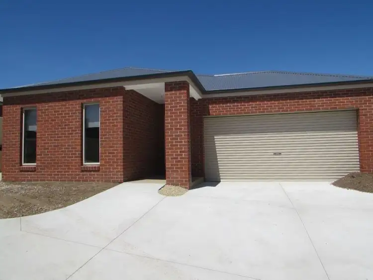 2/55 Moscript Street, Campbells Creek VIC 3451