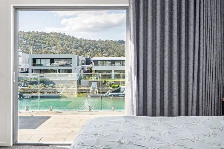 21 Sovereign Point