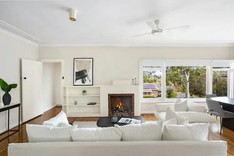 8 Walter Street, Mangerton NSW 2500