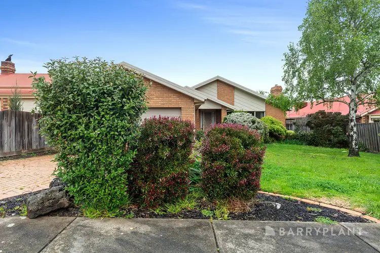 19 Edrington Park Drive, Berwick VIC 3806