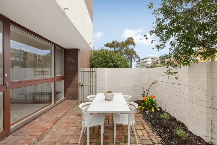 Fifth view of Homely apartment listing, 2/136 Park Street, St Kilda West VIC 3182