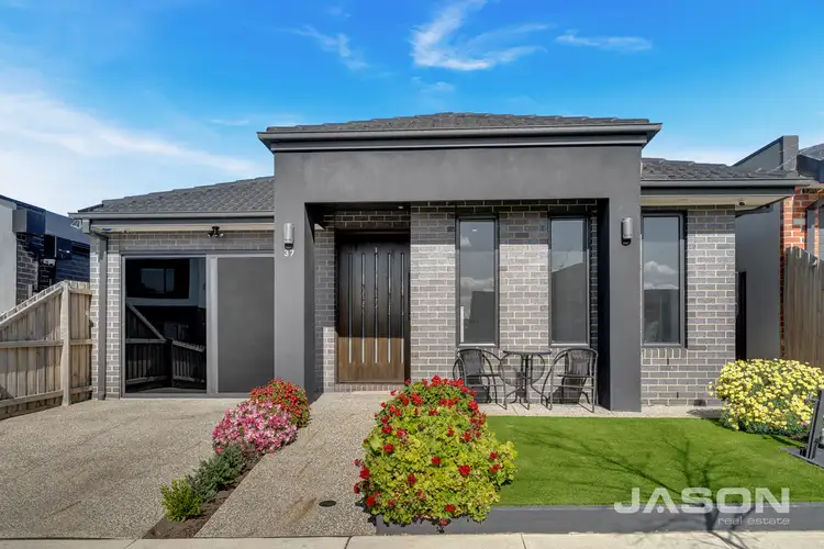 37 Palmaston Drive, Greenvale VIC 3059