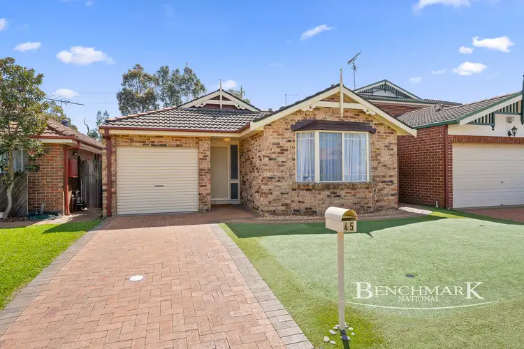 45 Como Court, Wattle Grove NSW 2173