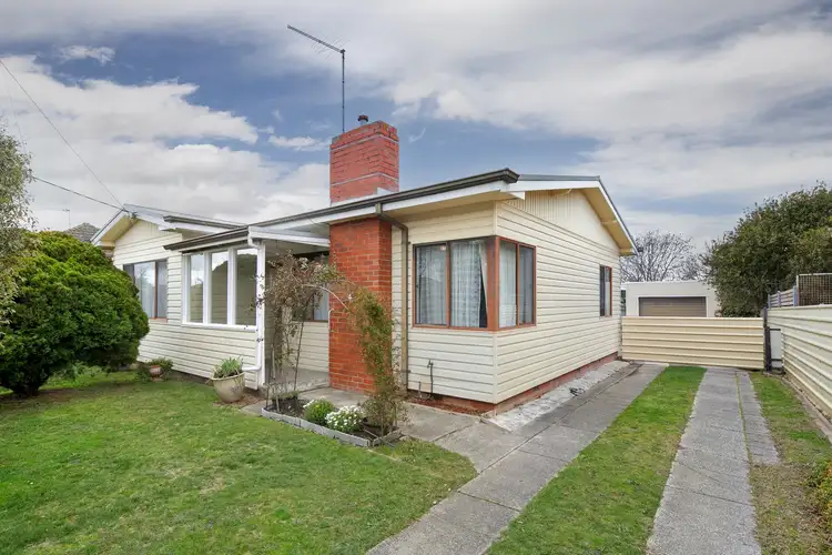 4 Grandview Grove, Wendouree VIC 3355