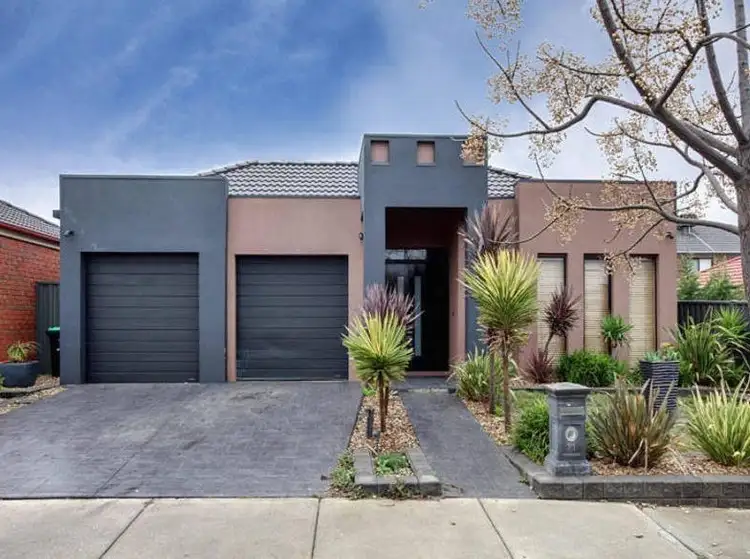 11 Tucker Place, Caroline Springs VIC 3023