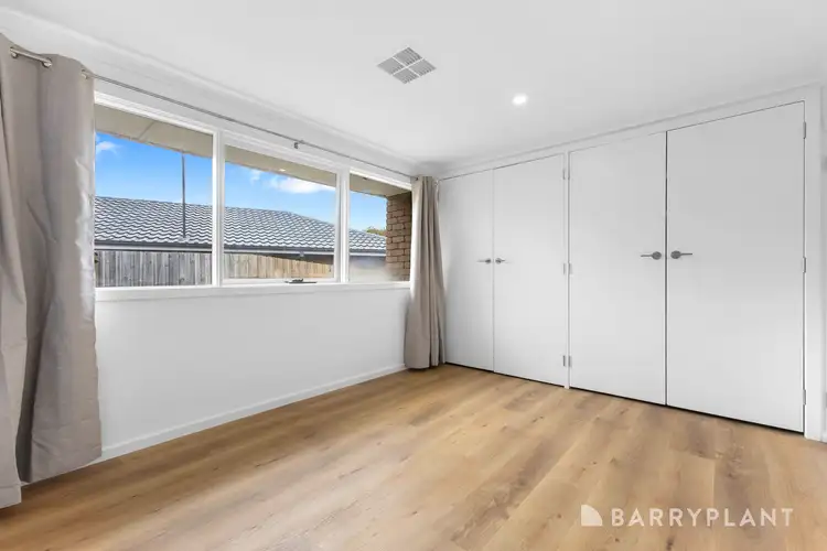 Fifth view of Homely house listing, 2 Avis Court, Ringwood VIC 3134
