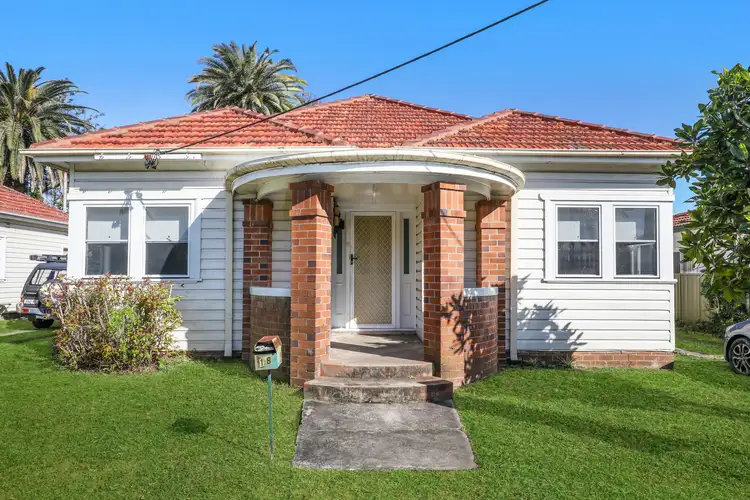 18 Woodhill Street, Fairy Meadow NSW 2519
