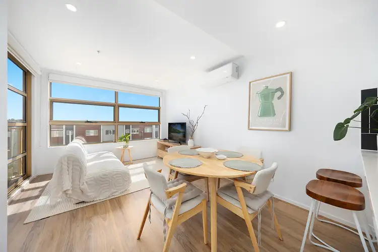 211/43 Arthur Blakeley Way, Coombs ACT 2611
