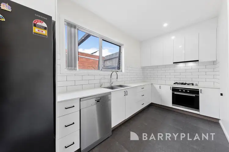 Fourth view of Homely townhouse listing, 2/127 William Street, St Albans VIC 3021