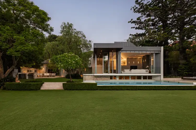 13-15 Kingsland Road