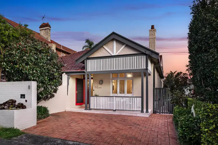 8 Bolingbroke Parade, Fairlight NSW 2094