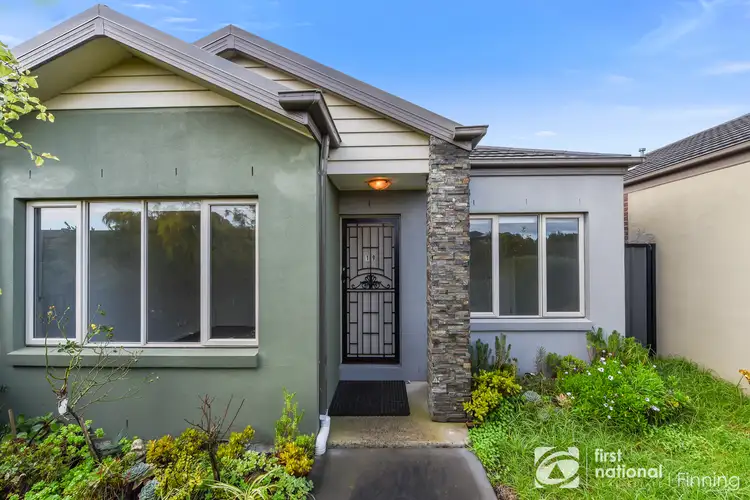 19 Comtois Lane, Clyde North VIC 3978