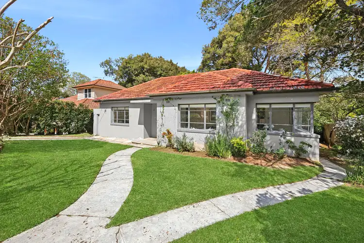 24 Sugarloaf Crescent, Castlecrag NSW 2068