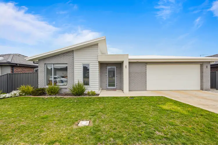 11 Beaston Way, Lucas VIC 3350