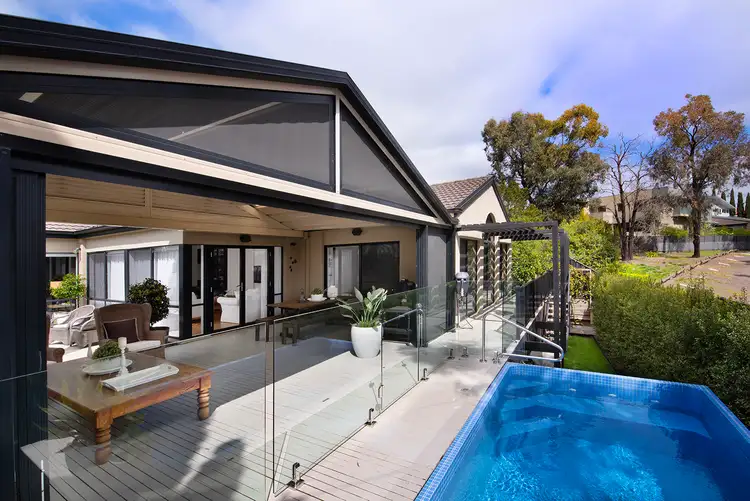 2 Knox Court, Kennington VIC 3550