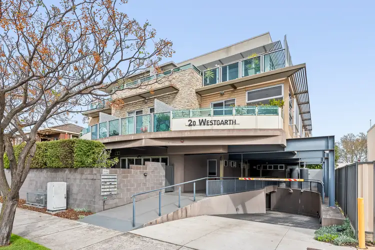 8/20 Westgarth Street