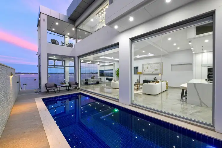 30 Woodlands Road