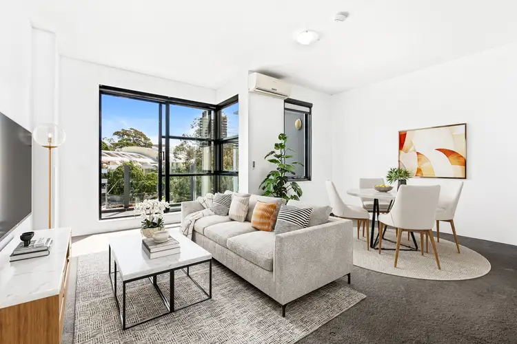 1083/1-5 Dee Why Parade