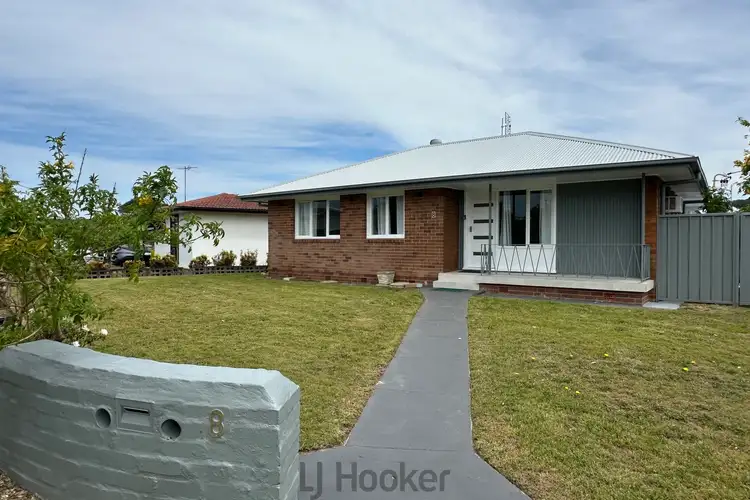 8 Alexander Avenue, Caves Beach NSW 2281