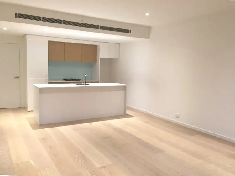 708/6 Saunders Close