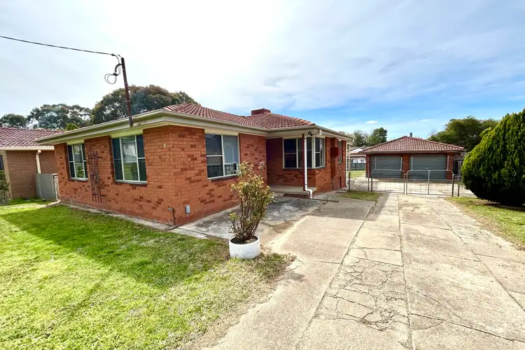 3 Earl Street
