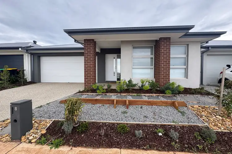 8 Newfoundland Circuit, Bonnie Brook VIC 3335