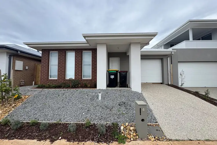 4 Newfoundland Circuit, Bonnie Brook VIC 3335