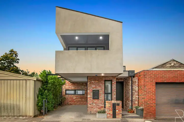 15 Lily Street, Seddon VIC 3011