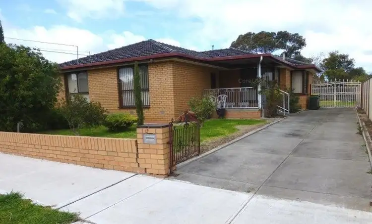 12 Mulhall Drive, St Albans VIC 3021