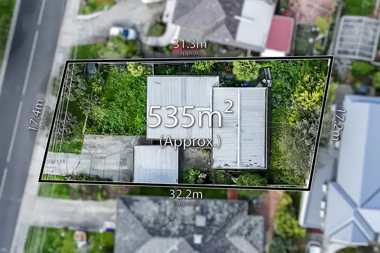 8 Barbara Crescent, Avondale Heights VIC 3034