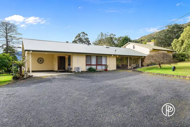 19 Forest Road, Wesburn VIC 3799