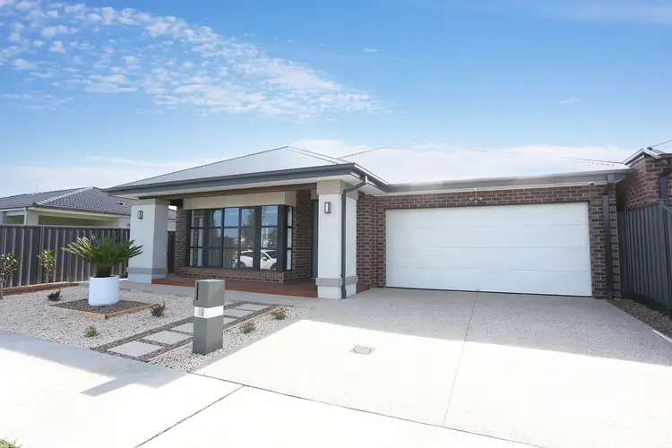 39 Timberline Parkway, Pakenham VIC 3810