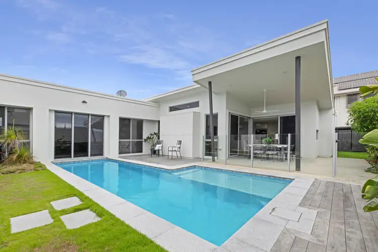 4 Trinidad Street, Kawana Island QLD 4575