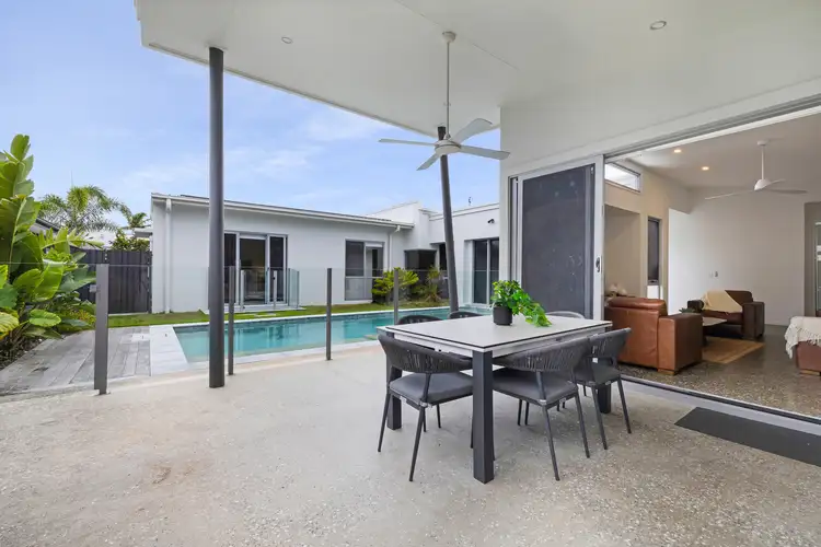 4 Trinidad Street, Kawana Island QLD 4575